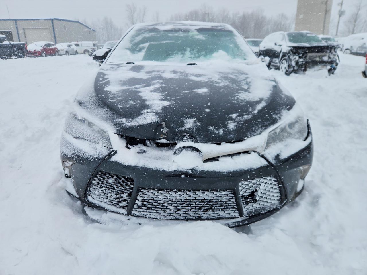 2015 TOYOTA CAMRY LE photo 5