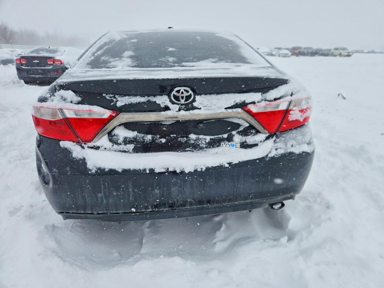 2015 TOYOTA CAMRY LE photo 6