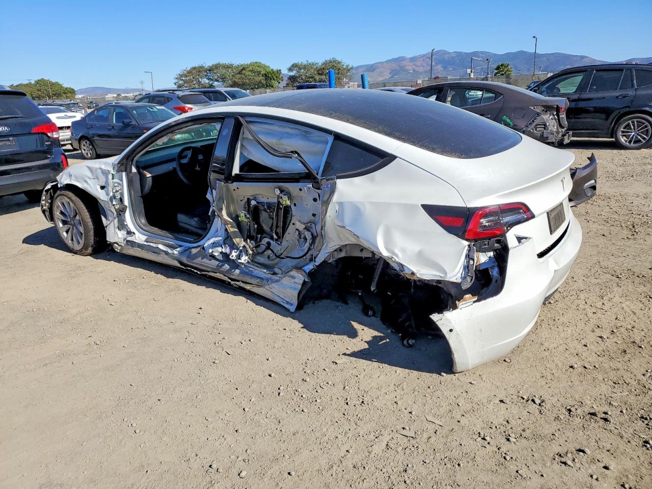 2022 TESLA MODEL 3 photo 2