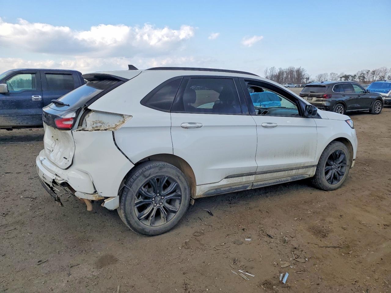 2024 FORD EDGE SE photo 3