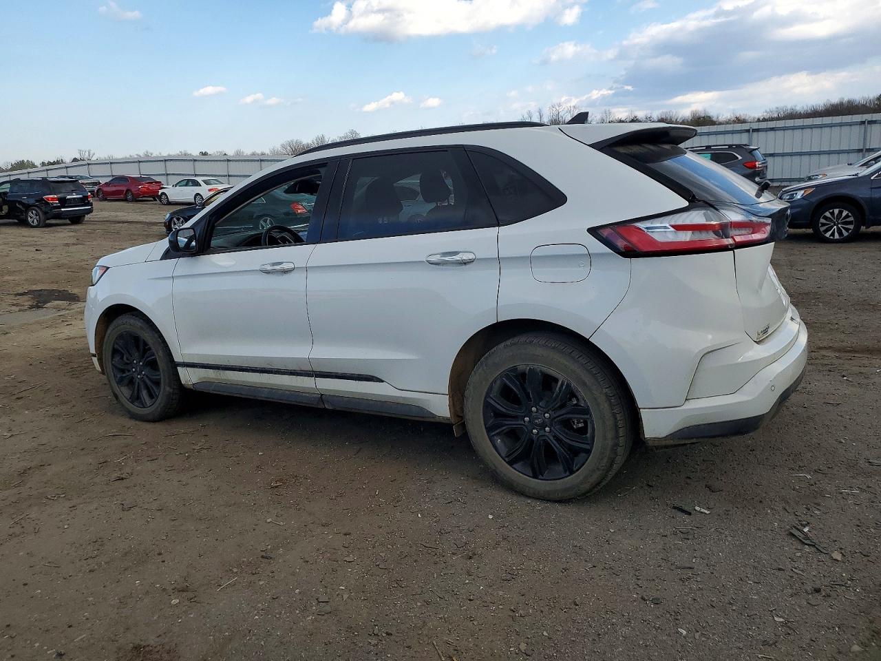 2024 FORD EDGE SE photo 2