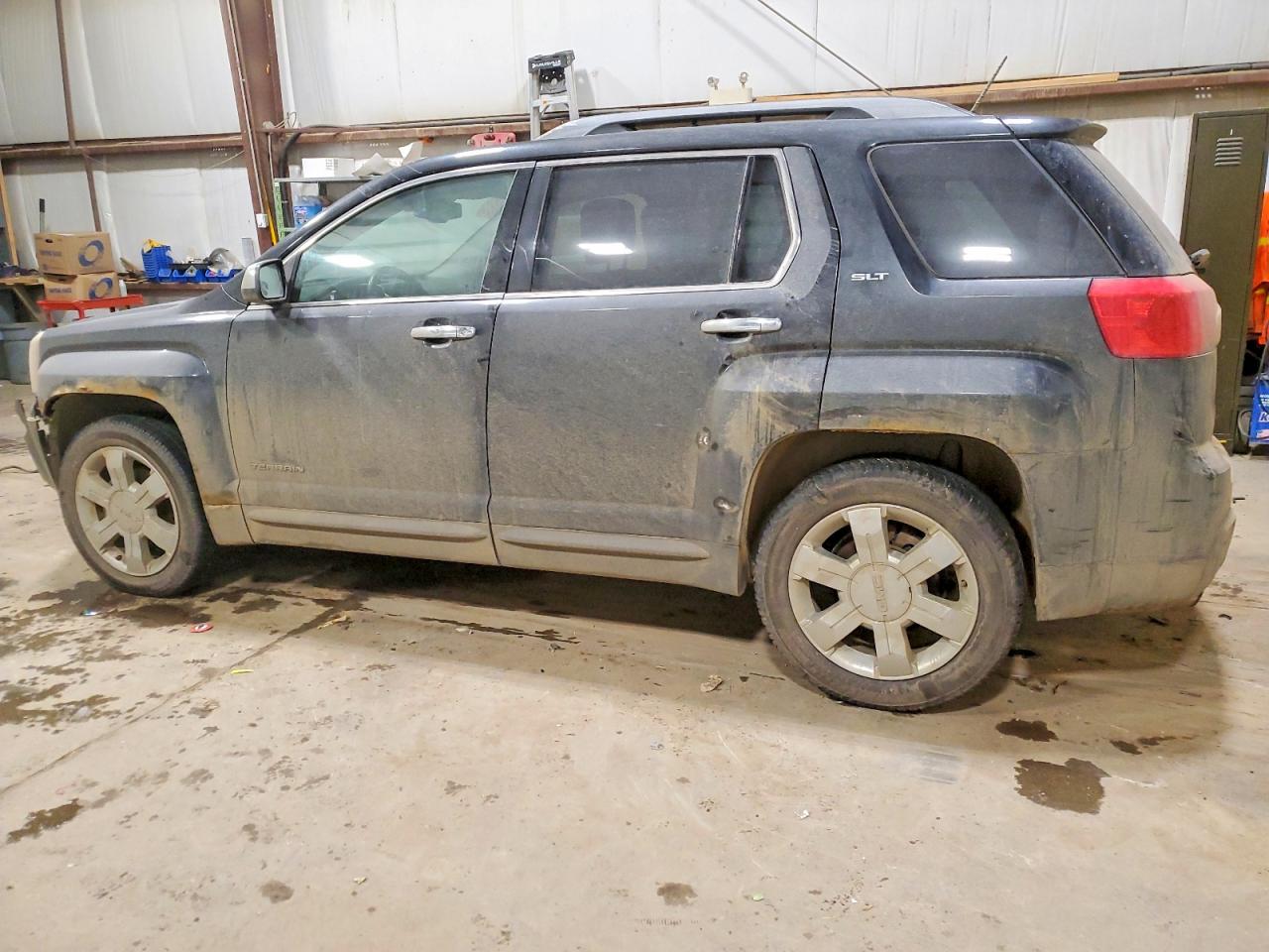 2015 GMC TERRAIN SLT photo 2
