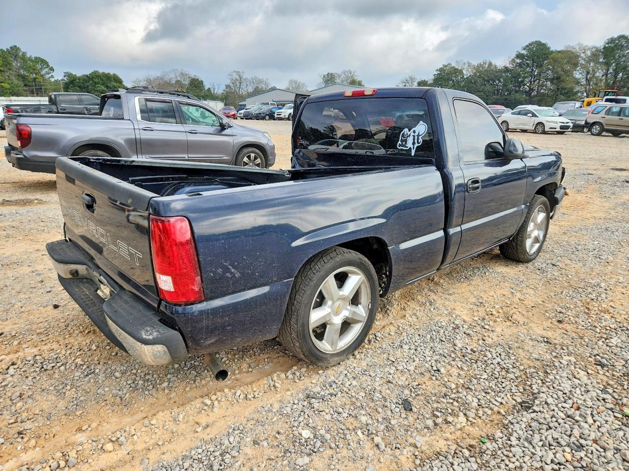 2007 CHEVROLET SILVERADO C1500 CLASSIC photo 3