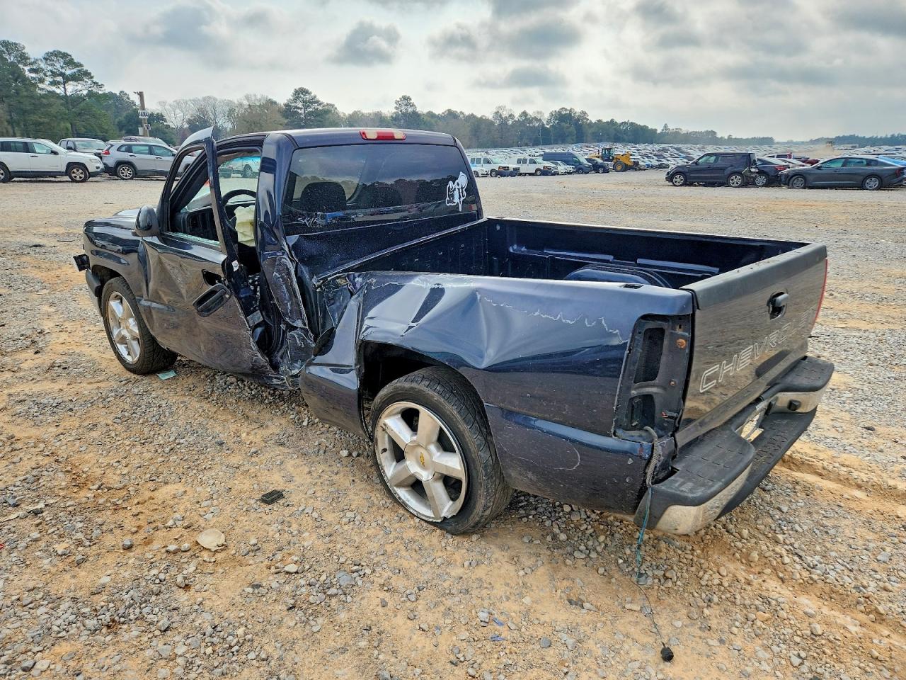 2007 CHEVROLET SILVERADO C1500 CLASSIC photo 2