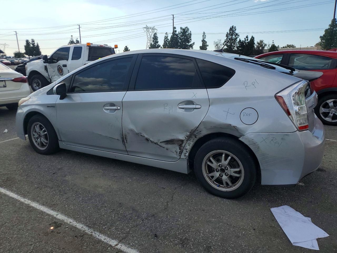 2010 TOYOTA PRIUS photo 2