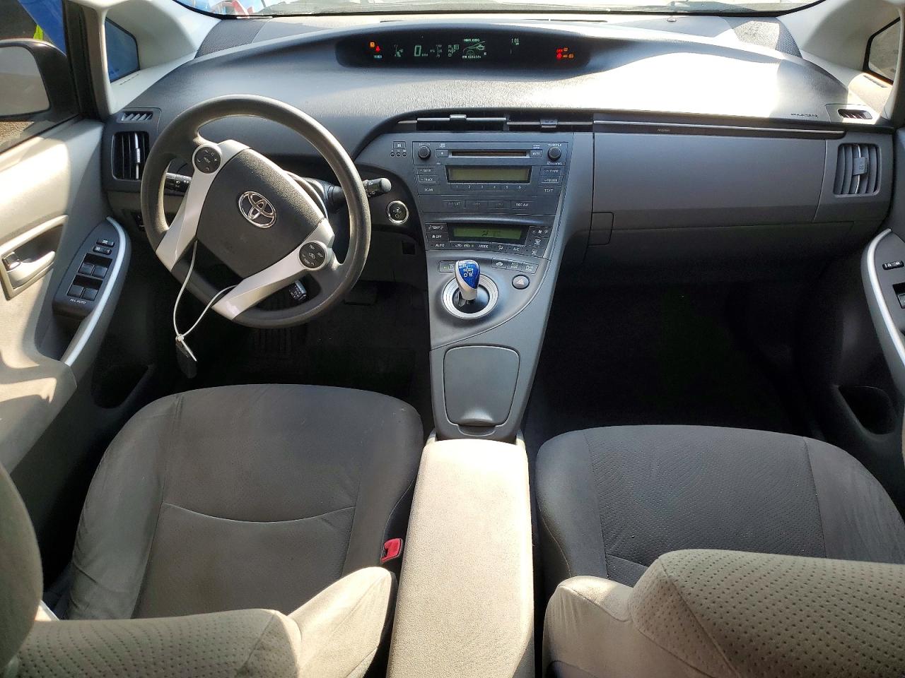 2010 TOYOTA PRIUS photo 8
