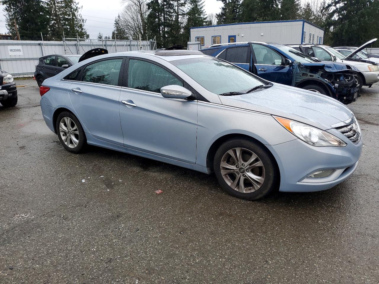 2013 HYUNDAI SONATA SE photo 4