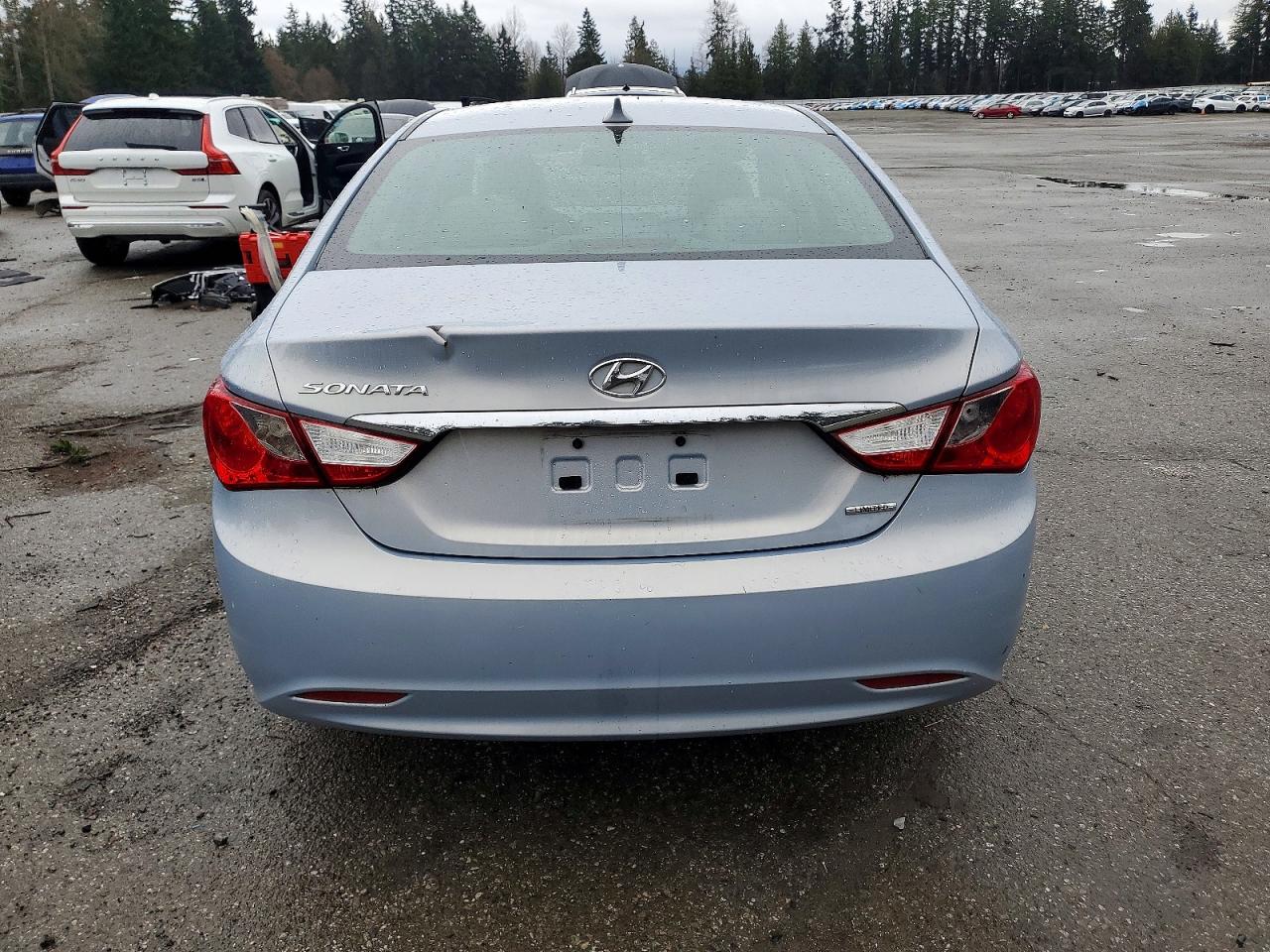 2013 HYUNDAI SONATA SE photo 6