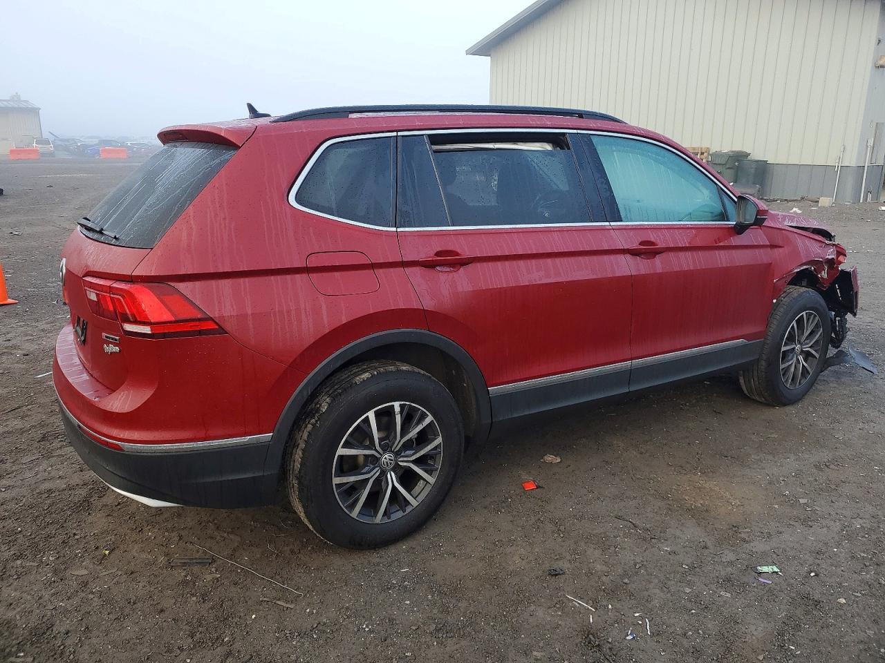2020 VOLKSWAGEN TIGUAN SE photo 3