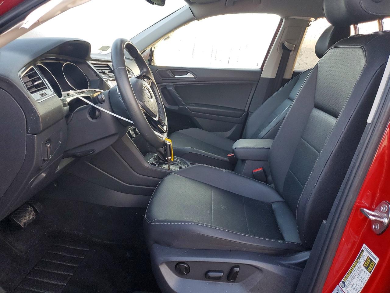 2020 VOLKSWAGEN TIGUAN SE photo 7