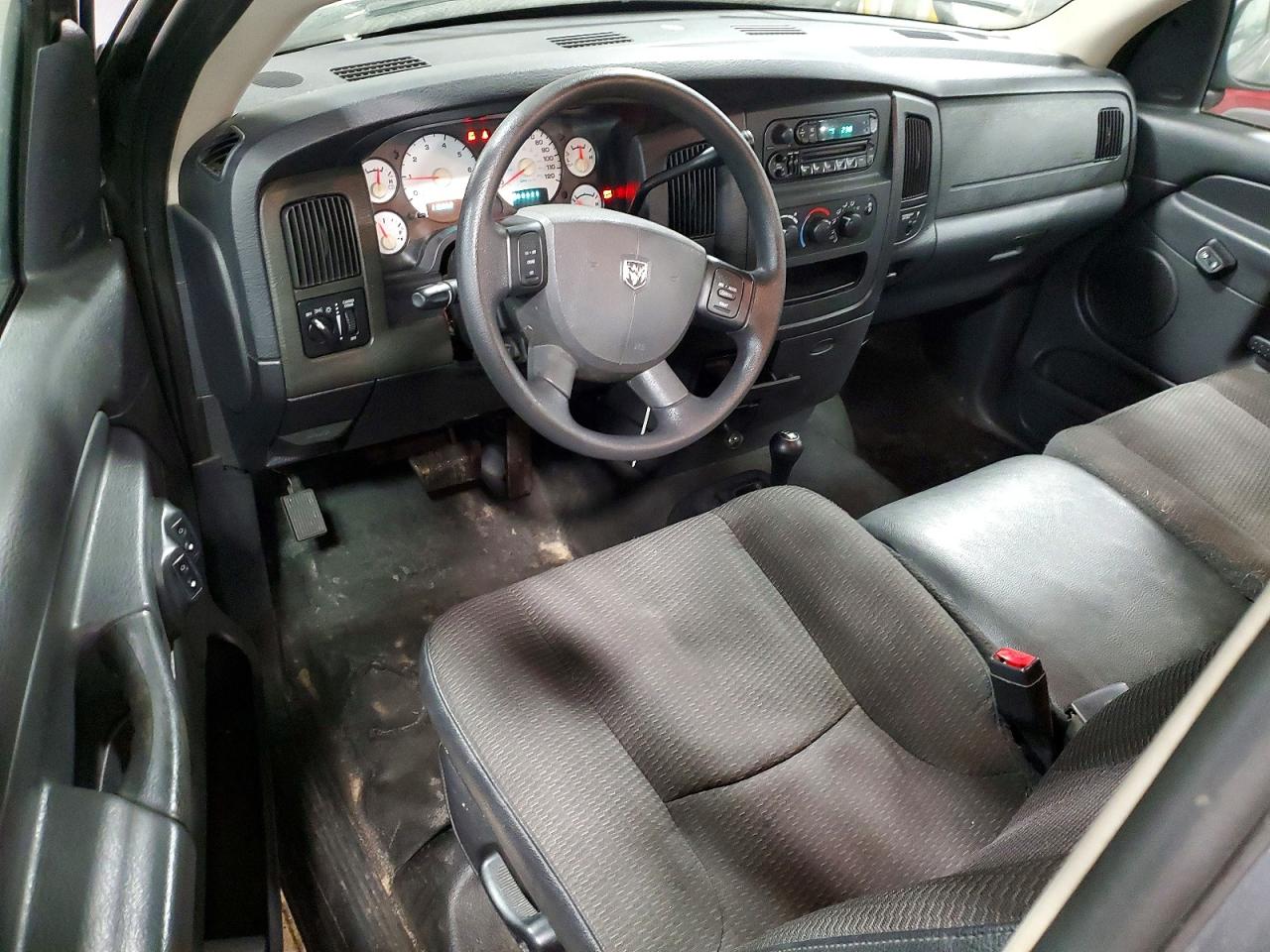 2004 DODGE RAM 1500 ST photo 8