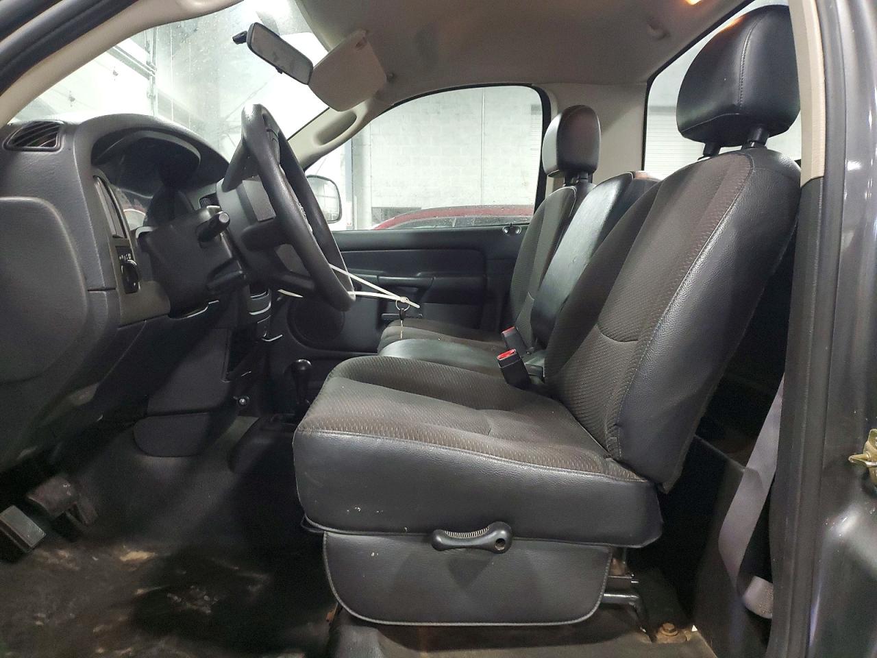 2004 DODGE RAM 1500 ST photo 7