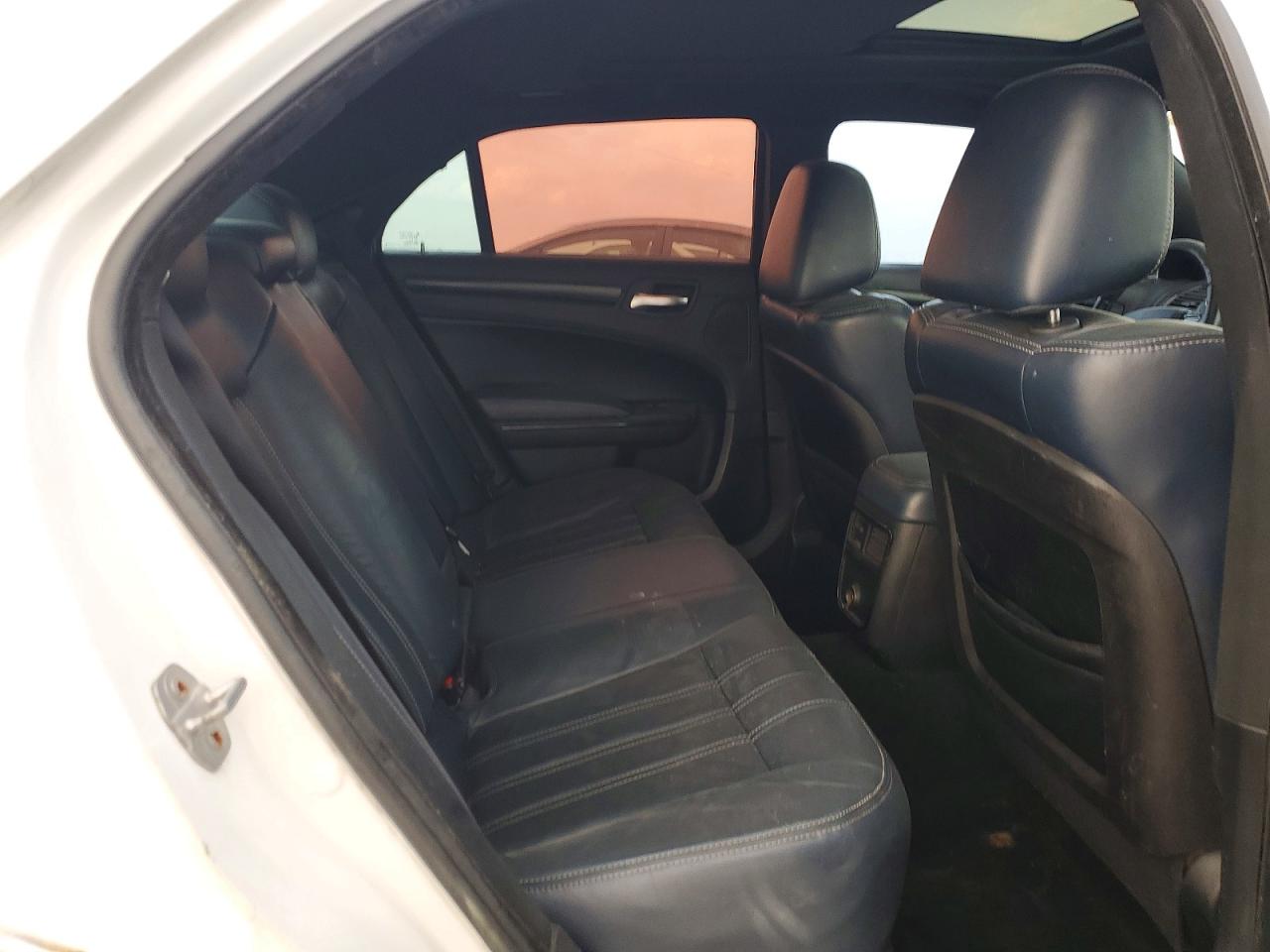 2014 CHRYSLER 300 S photo 10