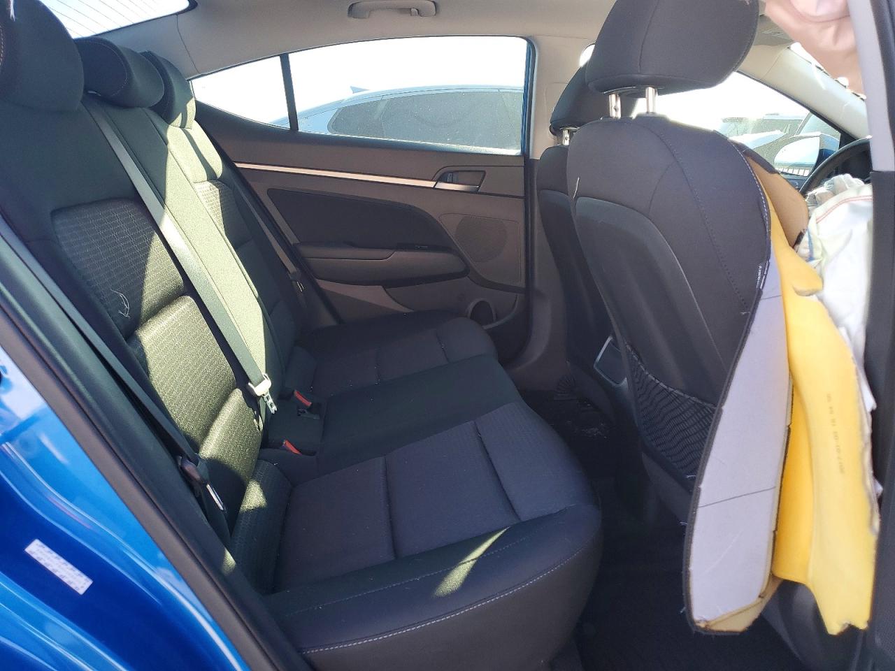 2017 HYUNDAI ELANTRA SE photo 10
