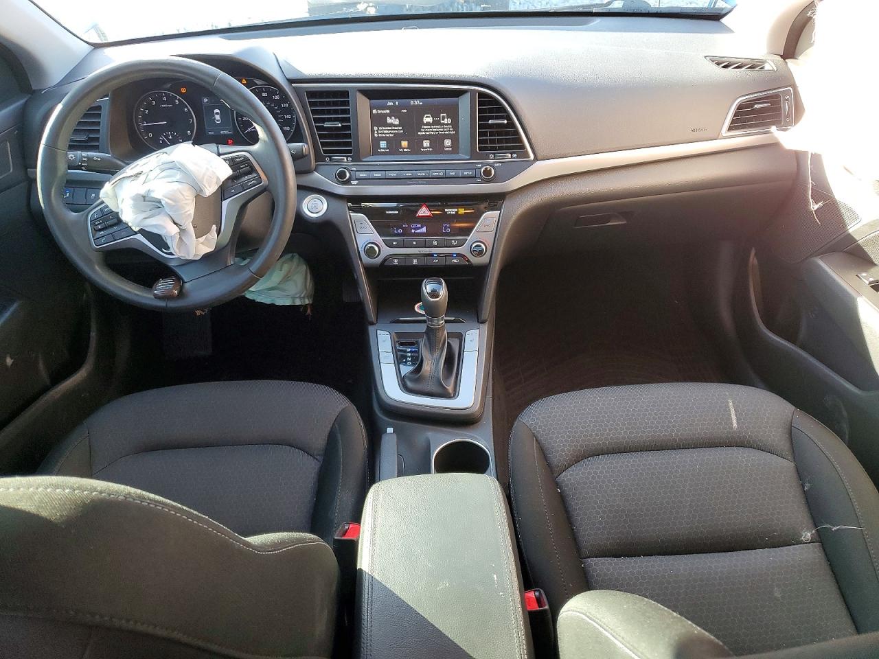 2017 HYUNDAI ELANTRA SE photo 8