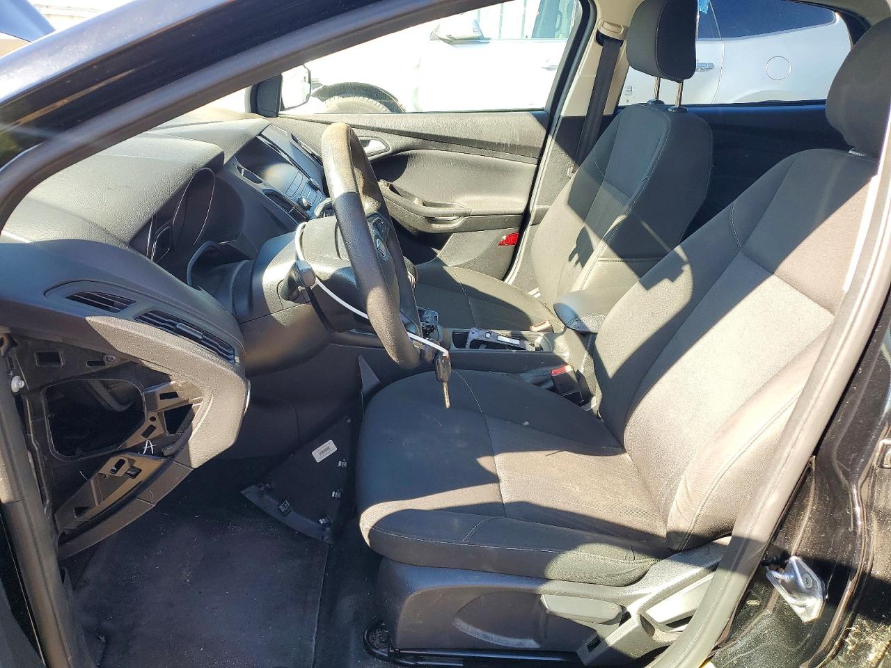 2018 FORD FOCUS SE photo 7