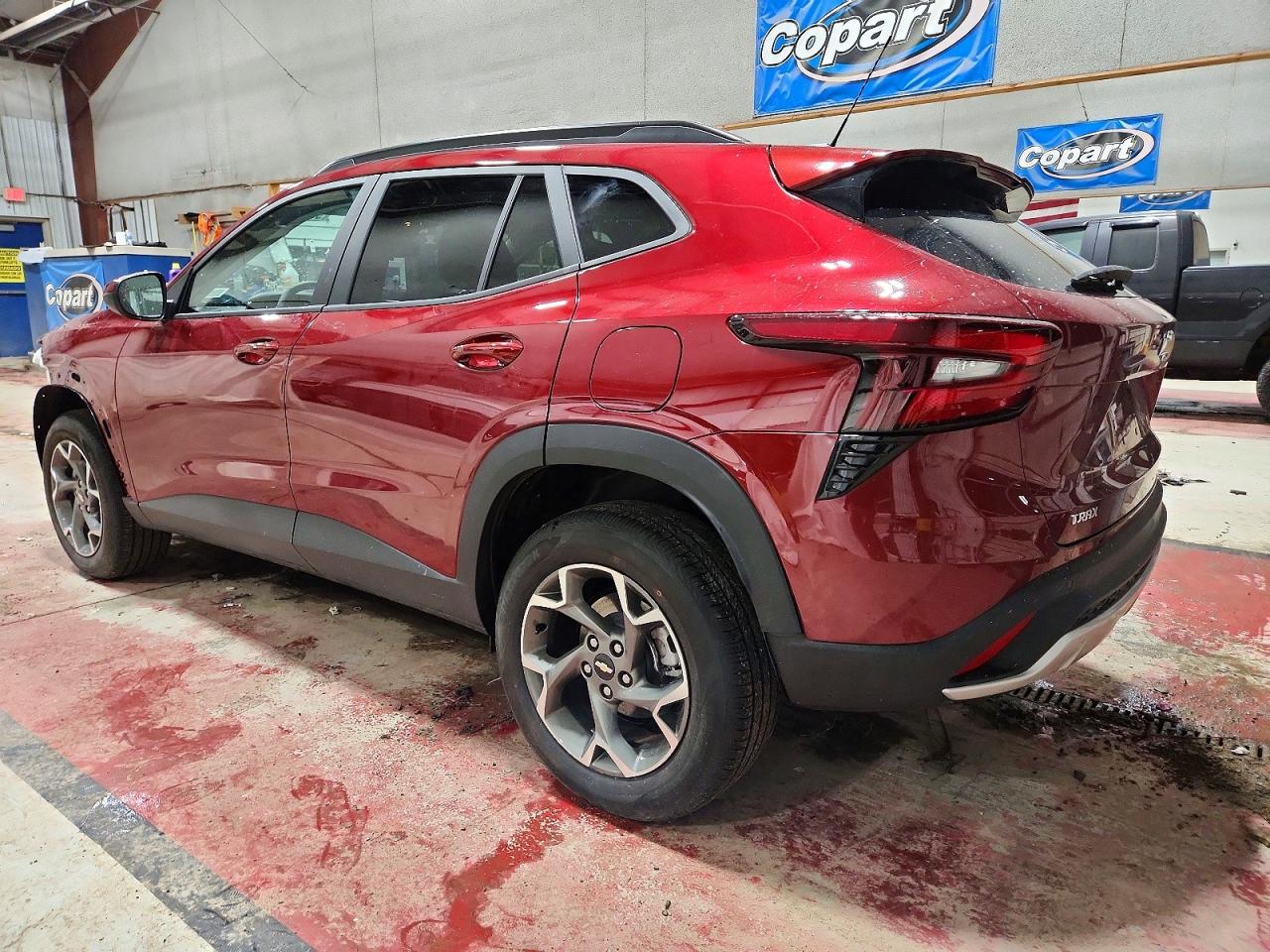 2025 CHEVROLET TRAX 1LT photo 2