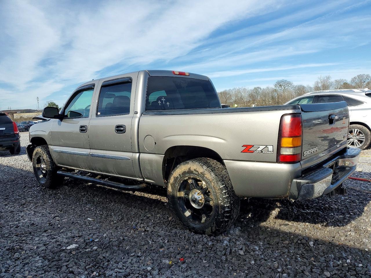 2006 GMC NEW SIERRA K1500 photo 2