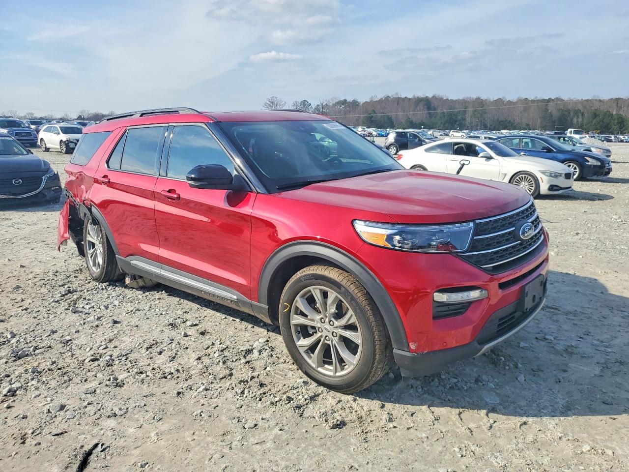 2023 FORD EXPLORER XLT photo 4