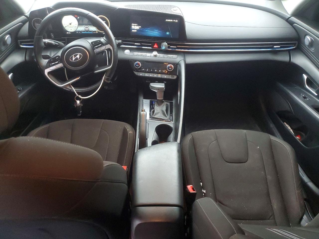 2023 HYUNDAI ELANTRA SEL photo 8