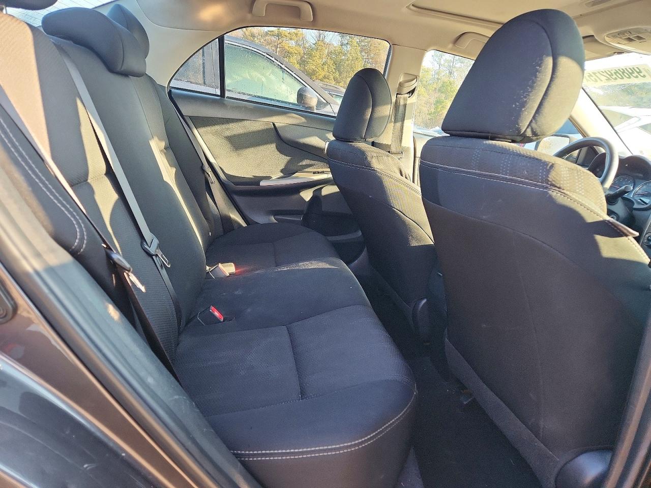 2013 TOYOTA COROLLA BASE photo 19