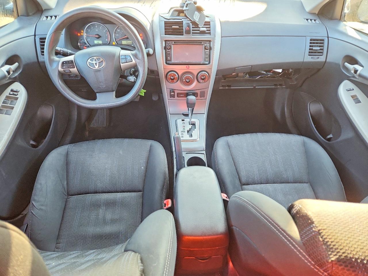 2013 TOYOTA COROLLA BASE photo 15