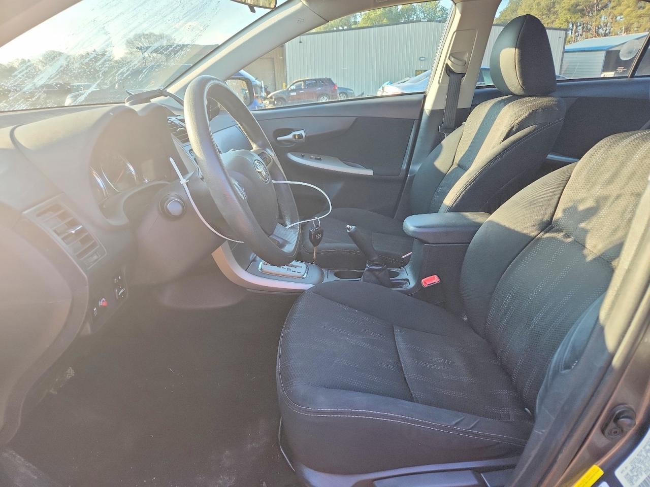 2013 TOYOTA COROLLA BASE photo 13