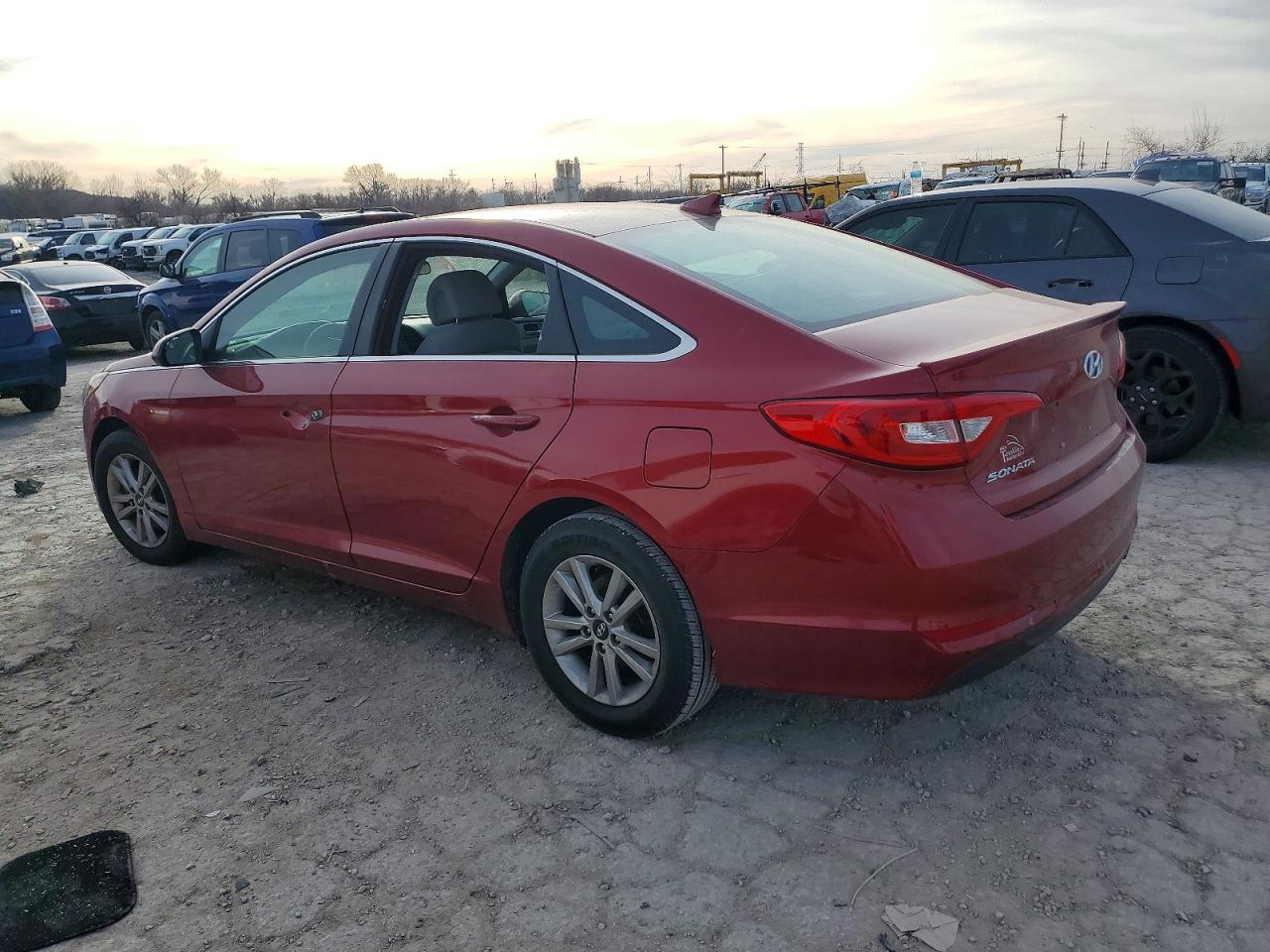 2015 HYUNDAI SONATA SE photo 2