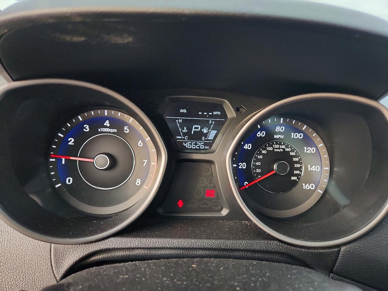 2015 HYUNDAI ELANTRA SE photo 9