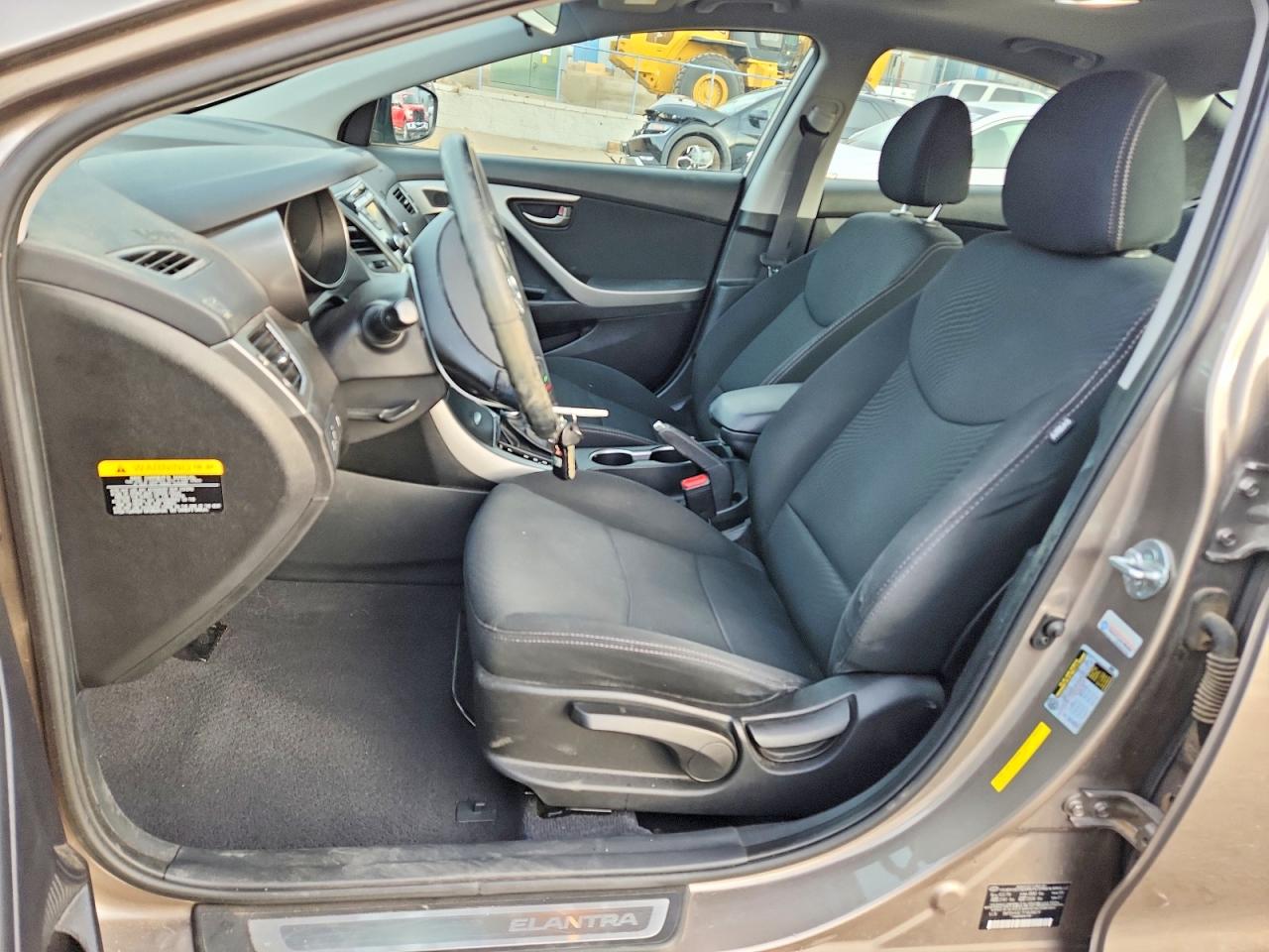 2015 HYUNDAI ELANTRA SE photo 7