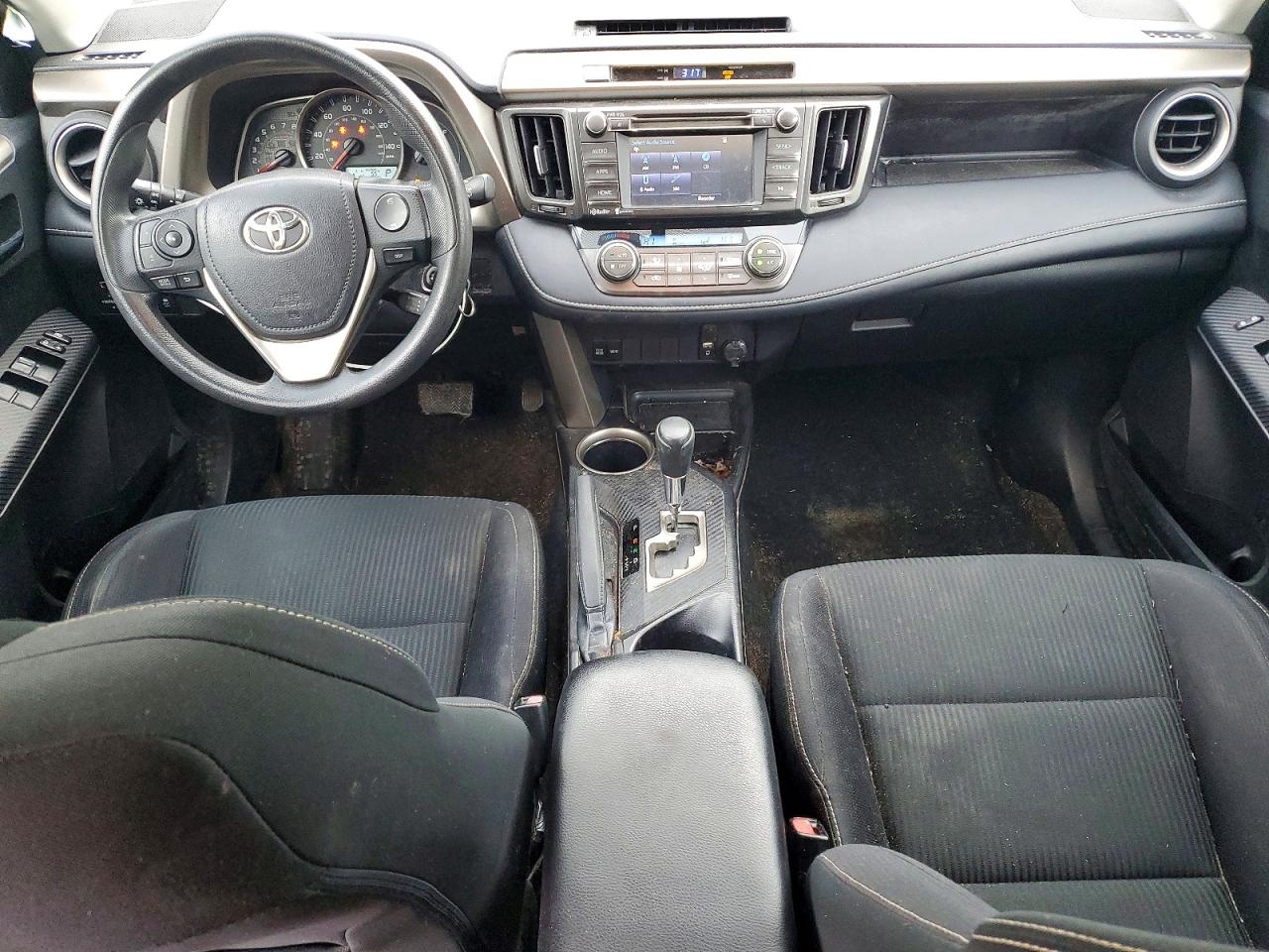 2014 TOYOTA RAV4 XLE photo 8