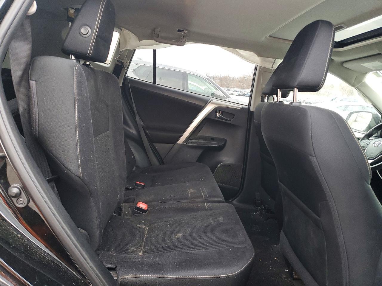 2014 TOYOTA RAV4 XLE photo 11