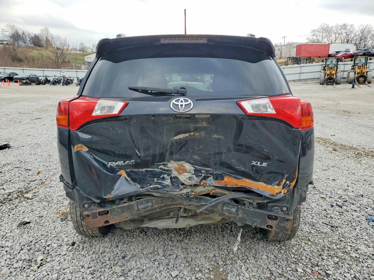 2014 TOYOTA RAV4 XLE photo 6