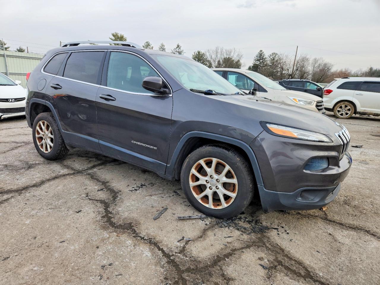 2017 JEEP CHEROKEE LATITUDE photo 4
