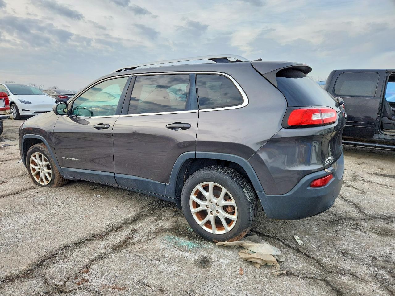 2017 JEEP CHEROKEE LATITUDE photo 2