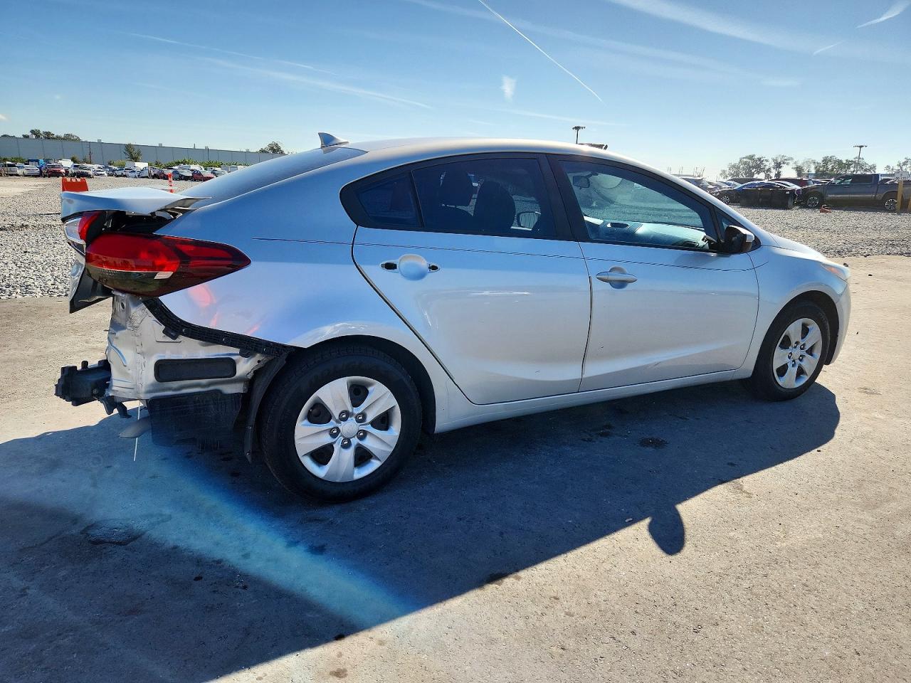 2018 KIA FORTE LX photo 3