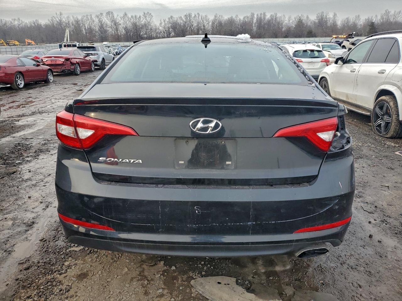 2017 HYUNDAI SONATA SE photo 6