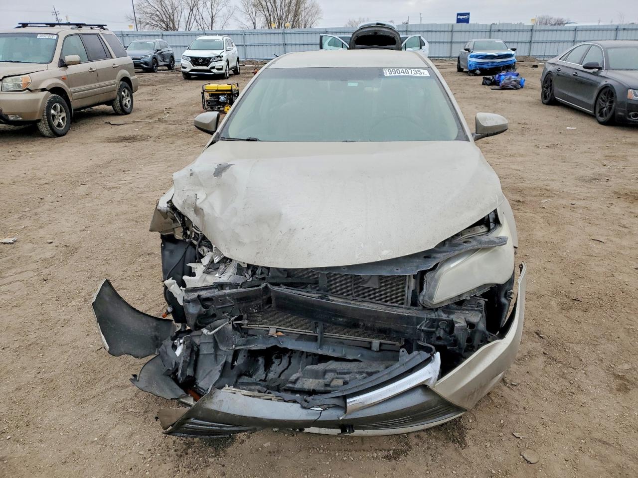 2017 TOYOTA CAMRY LE photo 5