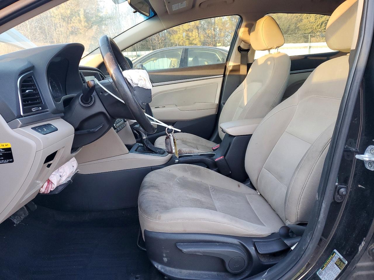 2017 HYUNDAI ELANTRA SE photo 7