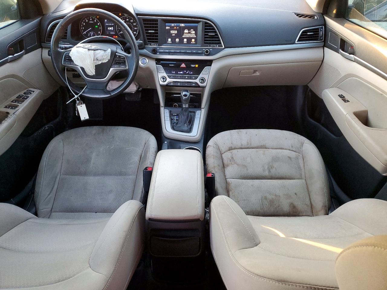 2017 HYUNDAI ELANTRA SE photo 8