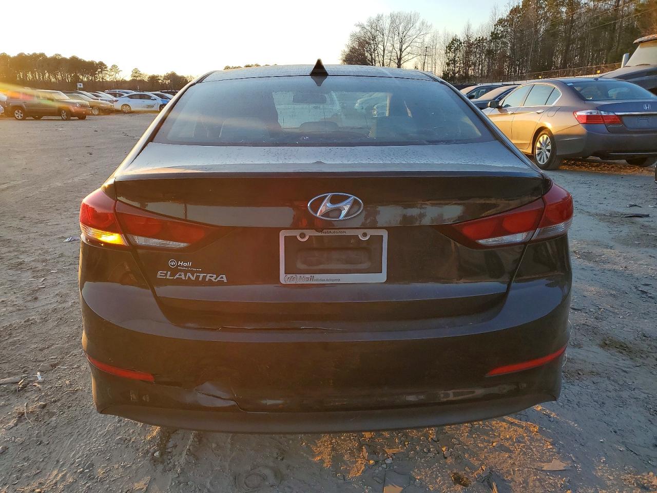 2017 HYUNDAI ELANTRA SE photo 6