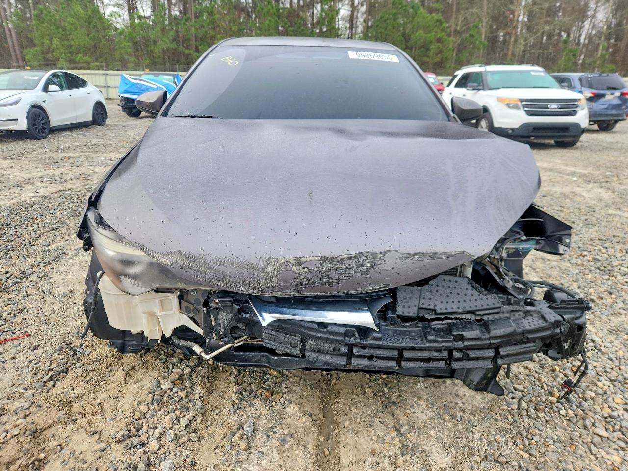 2015 TOYOTA CAMRY LE photo 9
