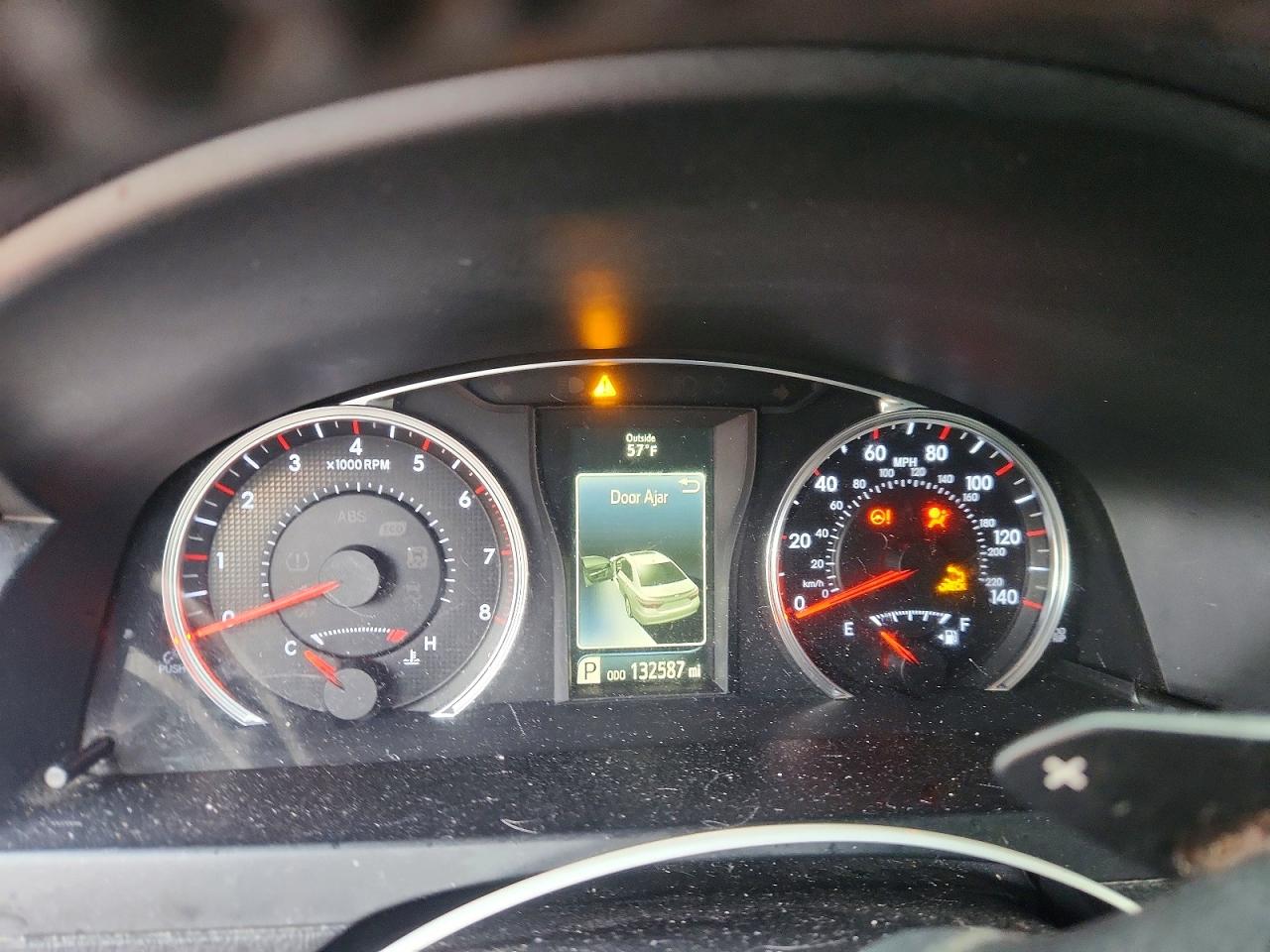 2015 TOYOTA CAMRY LE photo 17