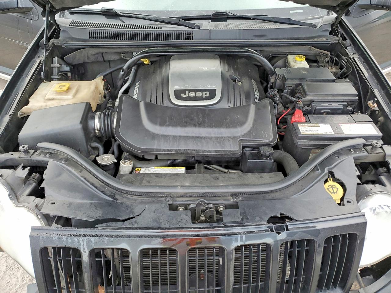 2010 JEEP GRAND CHEROKEE LAREDO photo 12