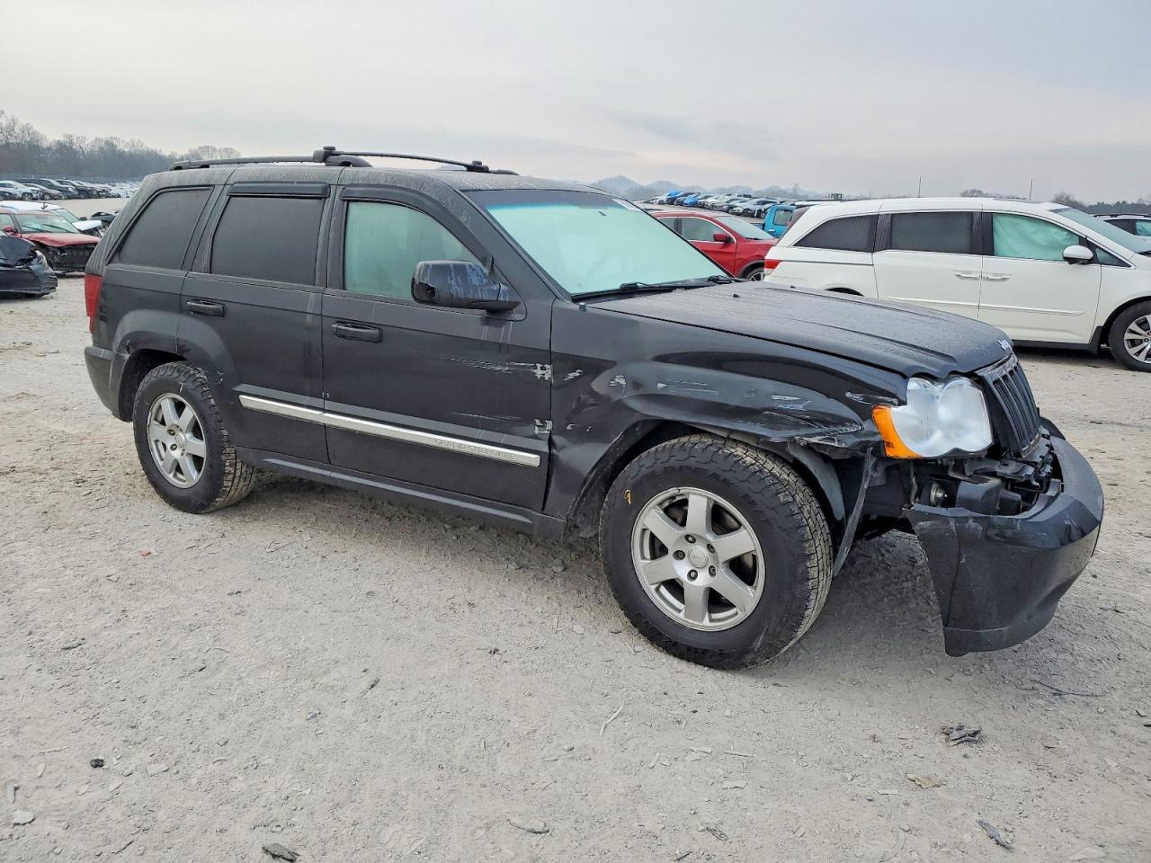 2010 JEEP GRAND CHEROKEE LAREDO photo 4
