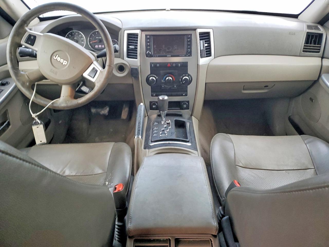 2010 JEEP GRAND CHEROKEE LAREDO photo 8
