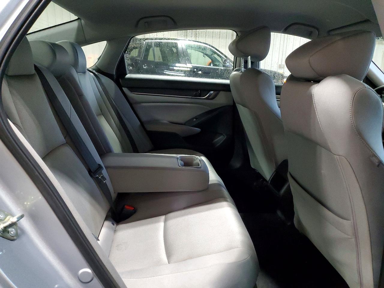 2020 HONDA ACCORD LX photo 10