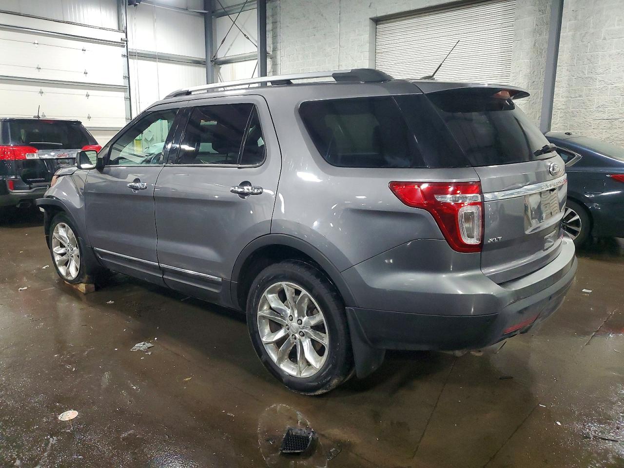 2014 FORD EXPLORER XLT photo 4