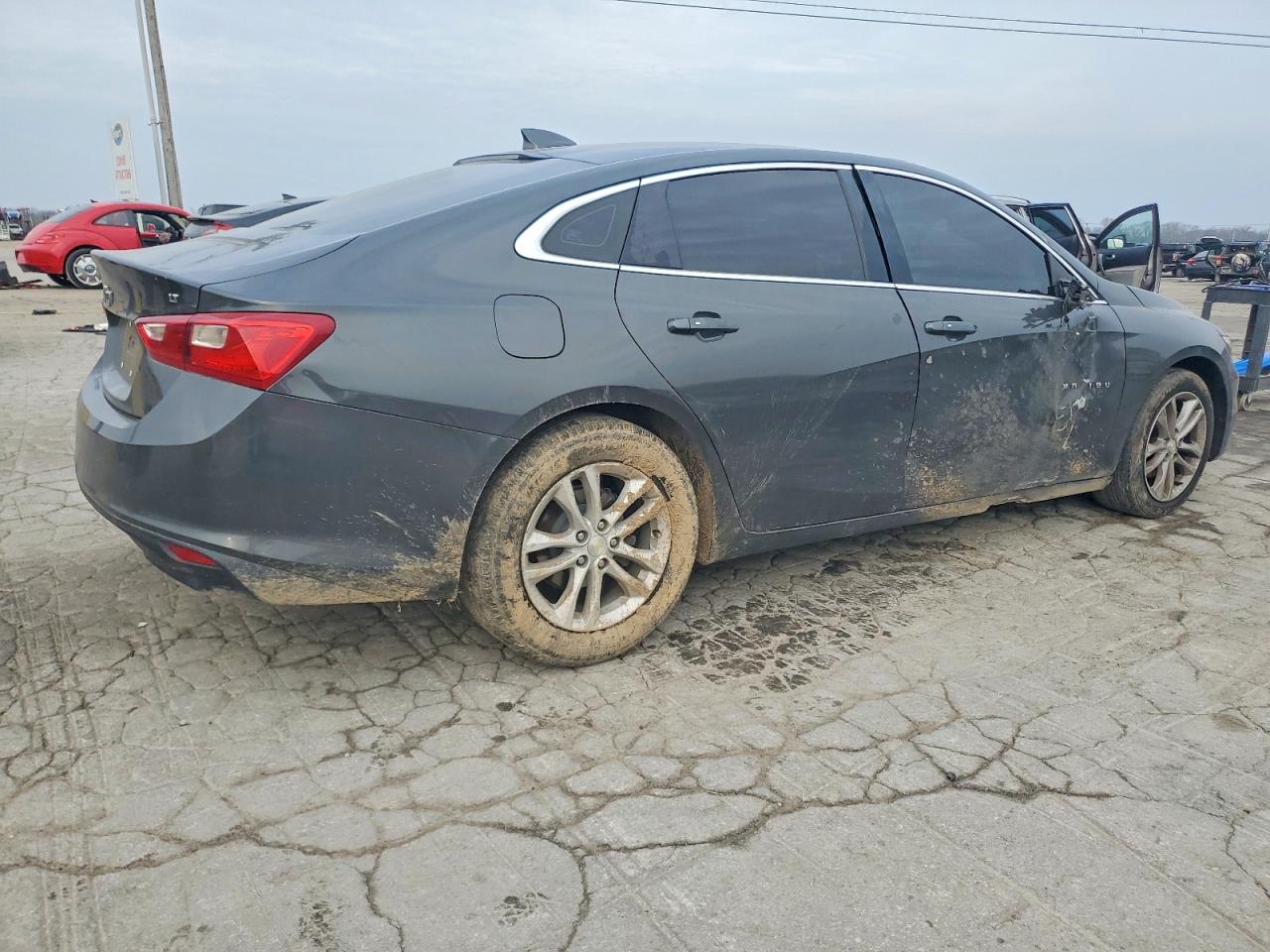 2018 CHEVROLET MALIBU LT photo 3