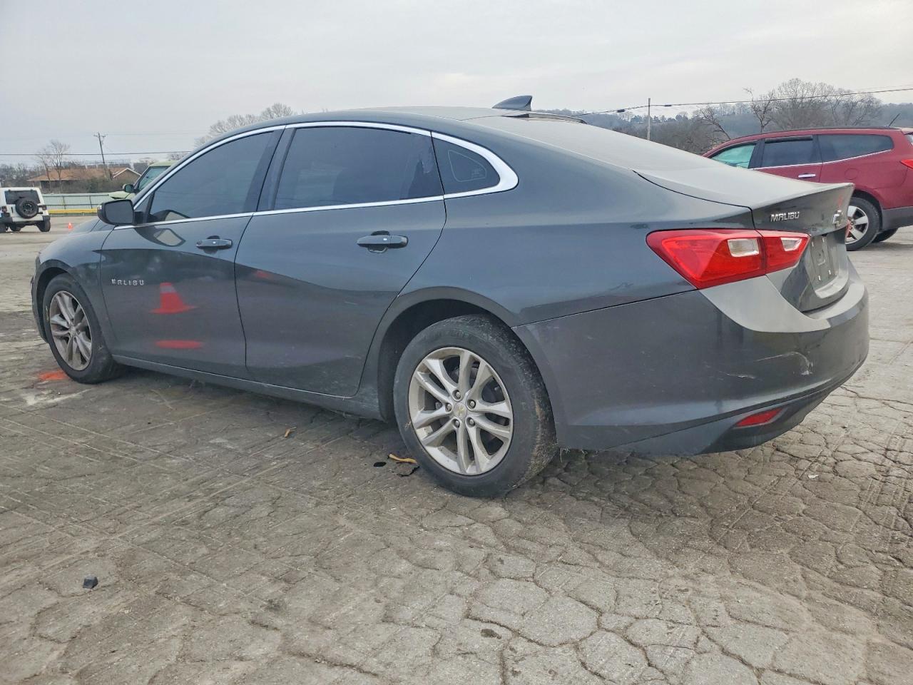 2018 CHEVROLET MALIBU LT photo 2